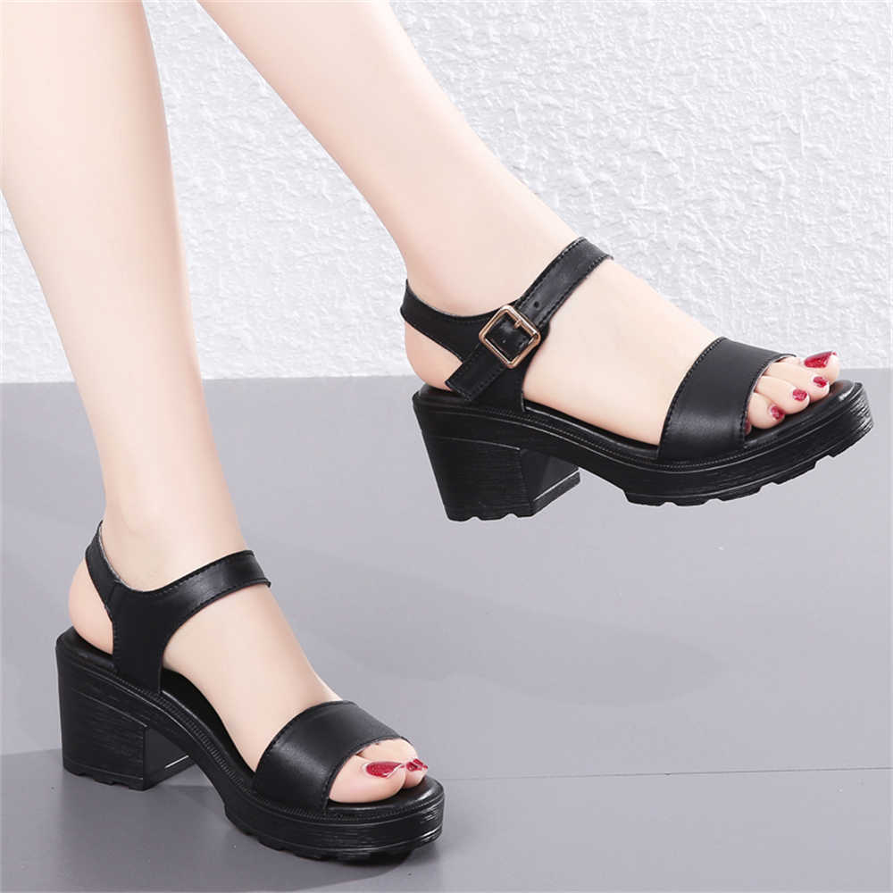 Natürliche Rindsleder-Sneaker  – Sewing Industry Bewertung und Preis