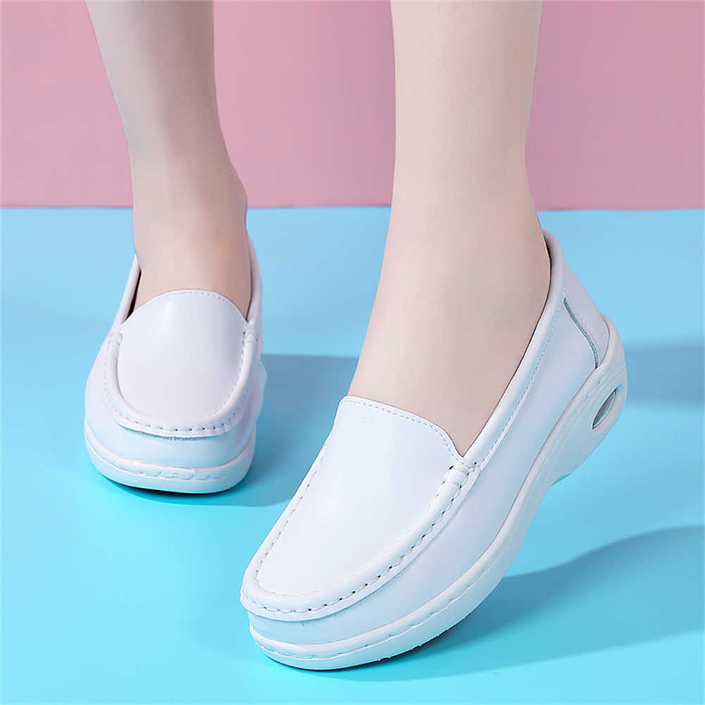 Chunky White Sole Heel Schuhe  – Sewing Industry Bewertung und Preis